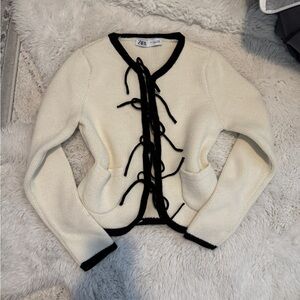 Zara Women's Ivory and Black Cardigan